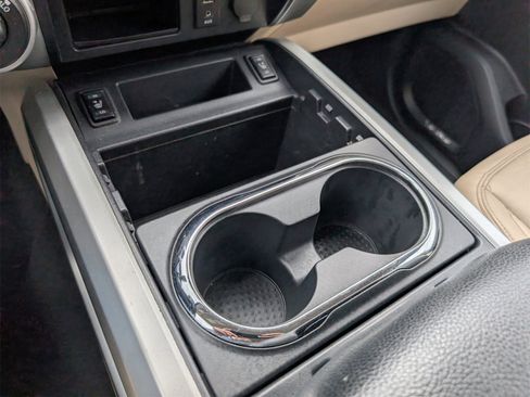 Used 2017 Nissan Titan SL image 36