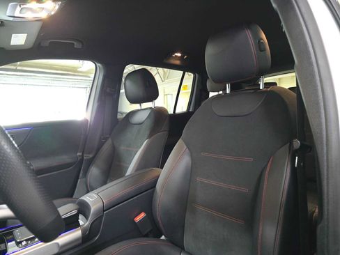 Used 2023 Mercedes-Benz GLB 250 4MATIC image 21