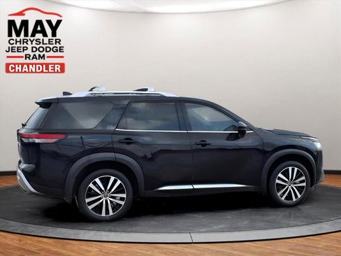 Used 2024 Nissan Pathfinder Platinum w/ Cargo Package image 19