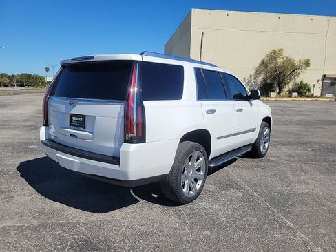 Used 2020 Cadillac Escalade Luxury image 12