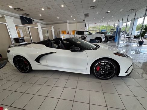 Used 2022 Chevrolet Corvette Stingray Preferred Conv w/ Z51 Performance Package image 3