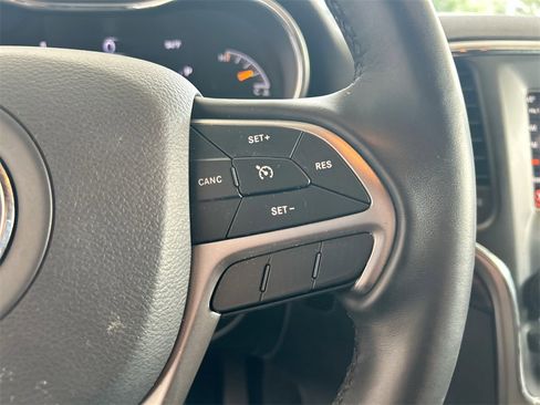 Used 2021 Jeep Grand Cherokee Laredo image 21