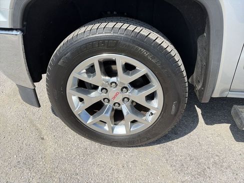 Used 2017 GMC Sierra 1500 SLT w/ SLT Premium Package image 37