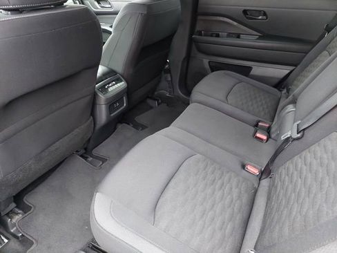 Used 2024 Nissan Pathfinder SV FWD image 31