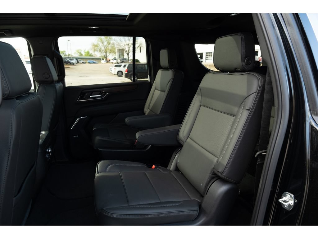 New 2026 GMC Yukon XL Denali w/ Sun & Power Step Package AWD/4WD image 13