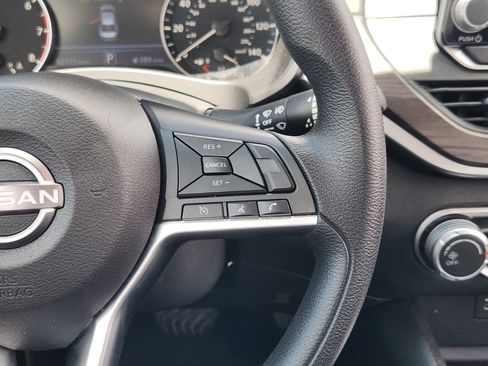 Used 2025 Nissan Altima 2.5 SV FWD image 28