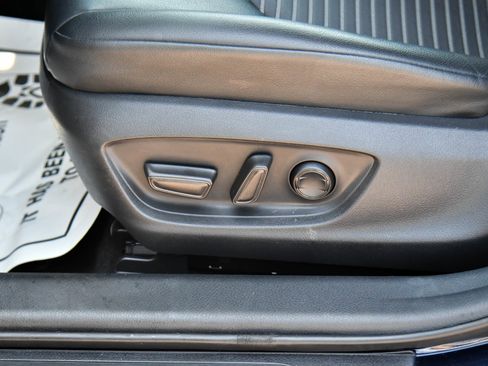 Used 2022 Toyota Camry SE FWD image 17