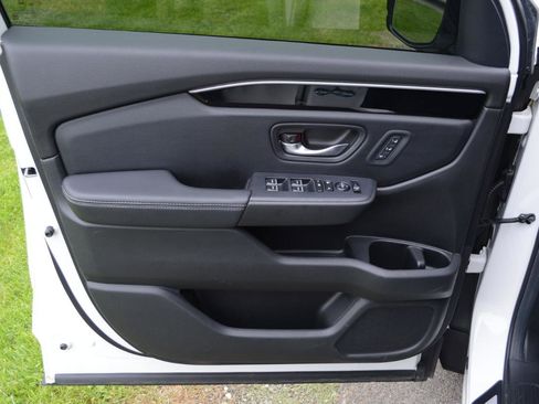 Used 2025 Honda Pilot Touring image 24