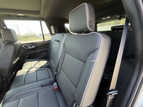 Used 2021 GMC Yukon SLT w/ SLT Luxury Plus Package RWD image 30