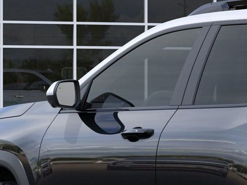 New 2025 Chevrolet Equinox ACTIV AWD/4WD image 13
