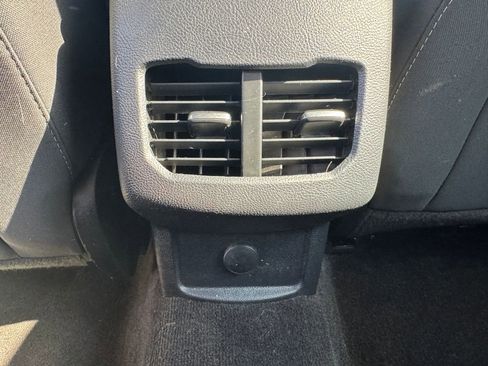 Used 2019 Ford Fusion SE image 31