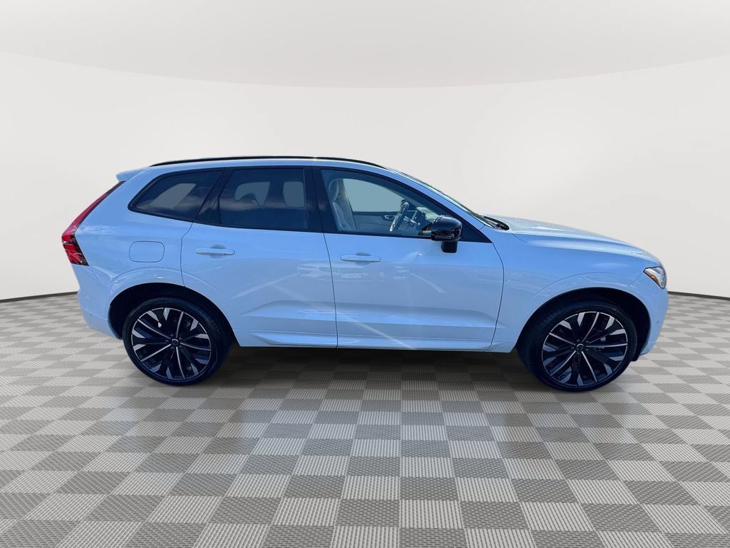 Used 2026 Volvo XC60 B5 Ultra w/ Protection Package Premier AWD/4WD image 3