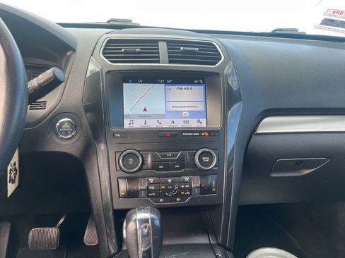 Used 2019 Ford Explorer XLT w/ Equipment Group 202A FWD image 11