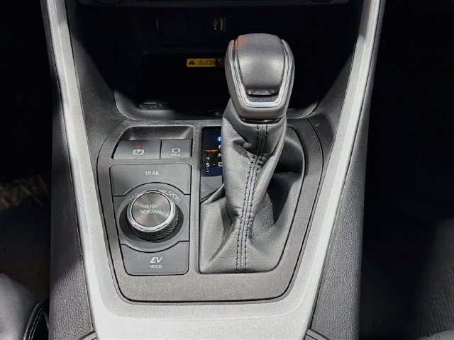 Certified 2023 Toyota RAV4 XLE Premium AWD/4WD image 14