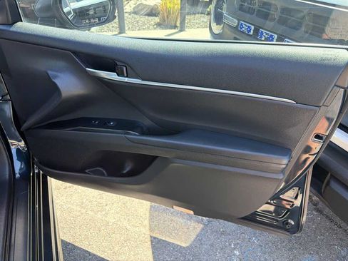 Used 2019 Toyota Camry SE FWD image 17