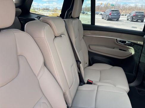 Used 2025 Volvo XC90 B6 Plus image 39