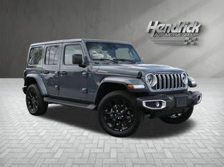 Used 2025 Jeep Wrangler Sahara video 2