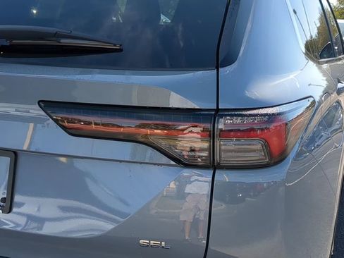 New 2026 Mitsubishi Outlander SEL FWD image 11