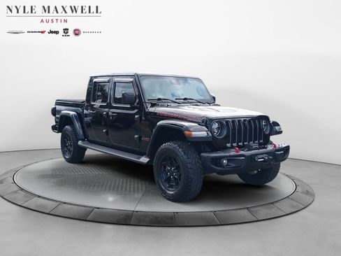 Used 2020 Jeep Gladiator Rubicon image 2