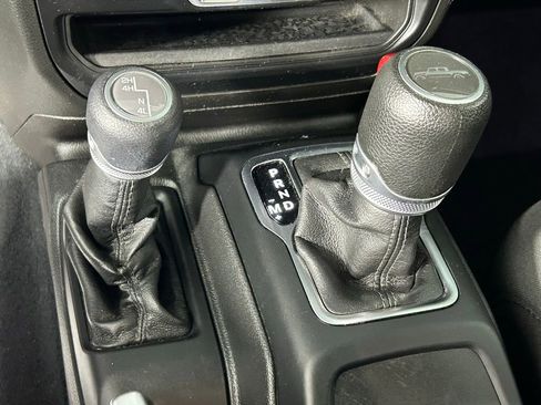 Used 2022 Jeep Gladiator Sport AWD/4WD image 21