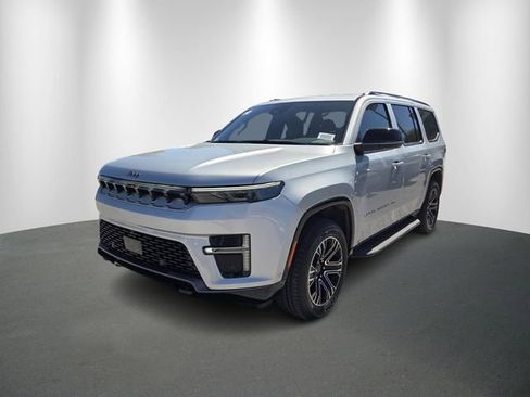 New 2026 Jeep Grand Wagoneer 4D Sport Utility w/ HD Trailer Tow Package image 2