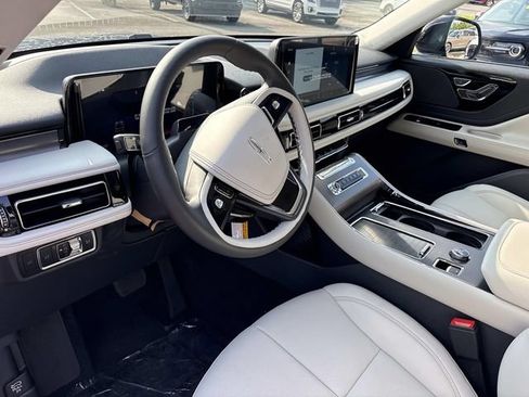 New 2026 Lincoln Aviator AWD w/ Jet Appearance Package image 25