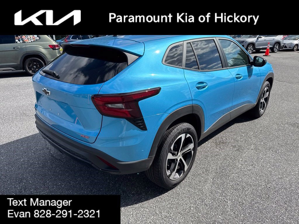 Used 2025 Chevrolet Trax RS w/ Driver Confidence Package FWD image 7