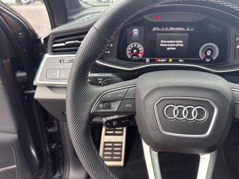 Used 2025 Audi SQ7 Prestige w/ Prestige Package AWD/4WD image 18