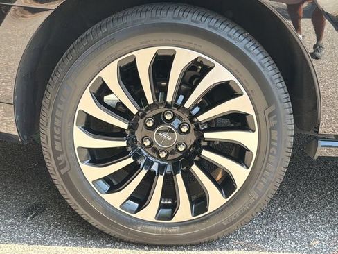 Used 2022 Lincoln Navigator Black Label AWD/4WD image 23