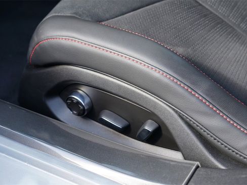 Used 2023 Chevrolet Corvette Stingray Premium Conv w/ Z51 Performance Package image 15