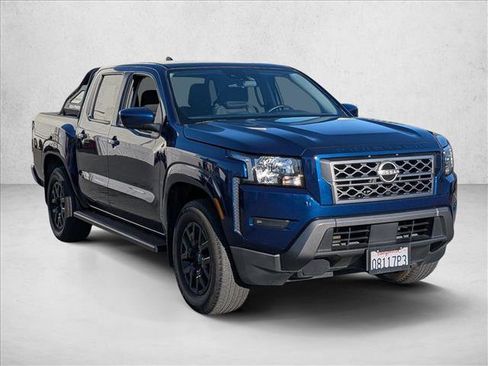 Used 2022 Nissan Frontier SV w/ Technology Package image 3