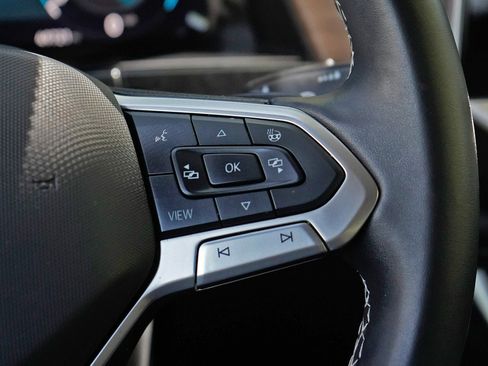 Used 2024 Volkswagen Atlas SE image 21