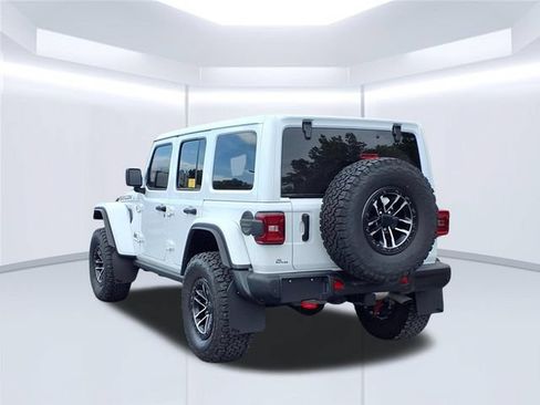 Used 2025 Jeep Wrangler Unlimited Rubicon AWD/4WD image 8