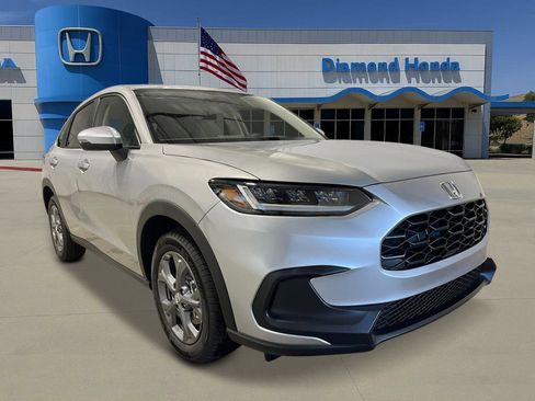 New 2026 Honda HR-V LX image 8