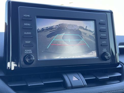 Used 2019 Toyota RAV4 LE image 15