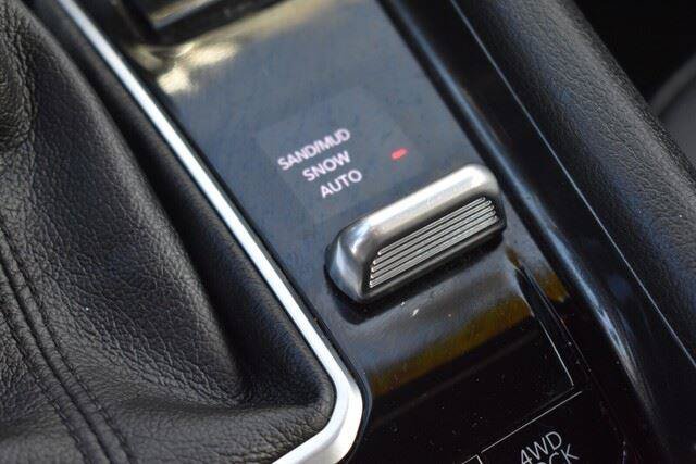 Used 2024 Jeep Compass Latitude AWD/4WD image 32