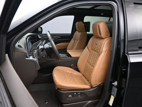 Used 2024 Cadillac Escalade ESV Sport w/ Touring Package image 21