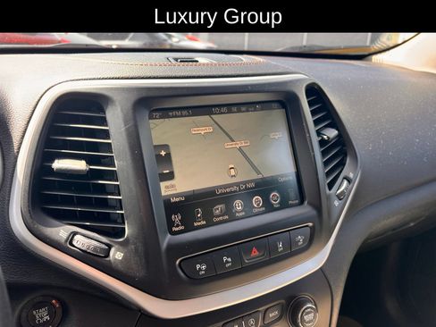 Used 2016 Jeep Cherokee Limited w/ Luxury Group FWD image 8