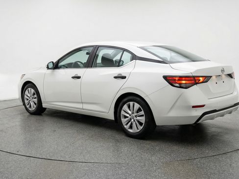 Used 2025 Nissan Sentra S image 6