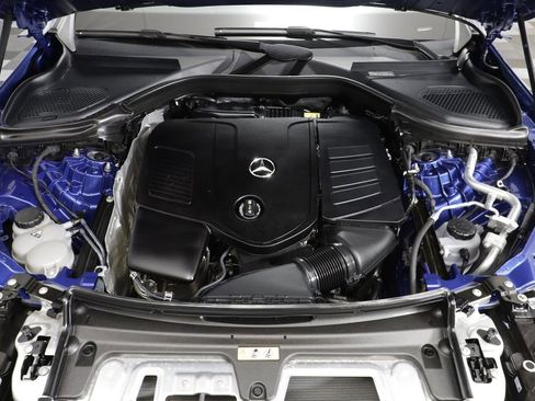 Used 2024 Mercedes-Benz GLC 300 4MATIC image 24