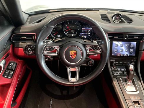 Used 2018 Porsche 911 Targa 4 GTS image 16