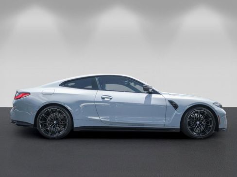 Used 2022 BMW M4 xDrive Competition w/ M Carbon Exterior Package AWD/4WD image 2