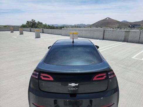 Used 2014 Chevrolet Volt w/ Enhanced Safety Package 1 FWD image 8