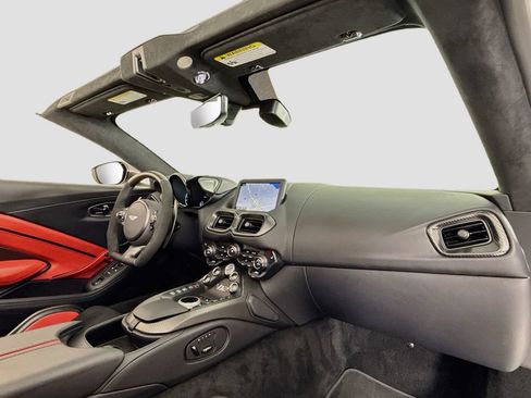 Used 2023 Aston Martin V12 Vantage Roadster RWD image 15
