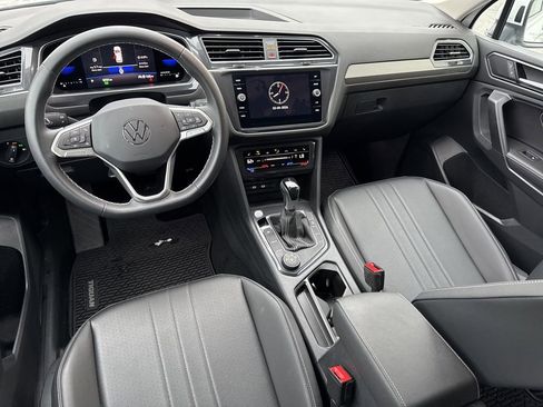 Certified 2023 Volkswagen Tiguan SE image 16