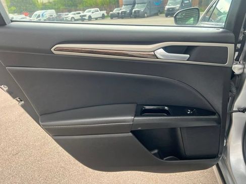 Used 2013 Ford Fusion SE FWD image 15