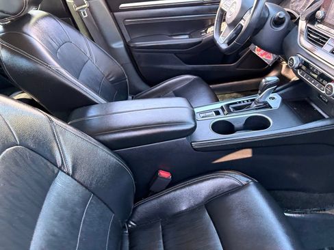 Used 2019 Nissan Altima 2.5 SL FWD image 12