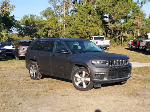 Used 2021 Jeep Grand Cherokee L Limited image 41