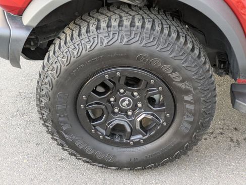 Used 2023 Ford Bronco Wildtrak image 11