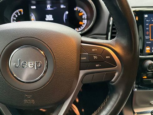 Used 2019 Jeep Grand Cherokee Limited image 25